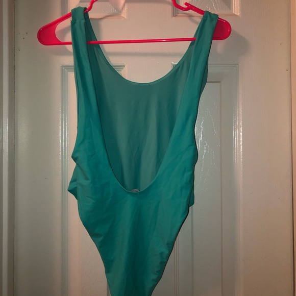 One piece swimsuit - Picture 3 of 4